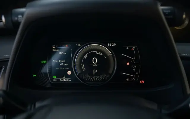 LEXUS UX 250h Business Edition