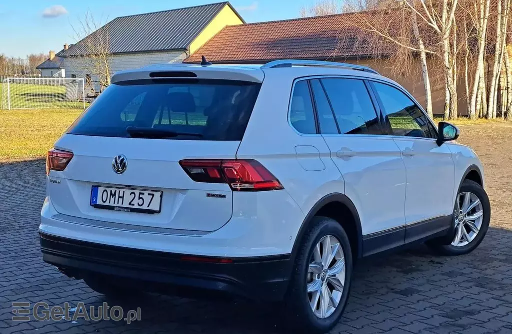 VOLKSWAGEN Tiguan 