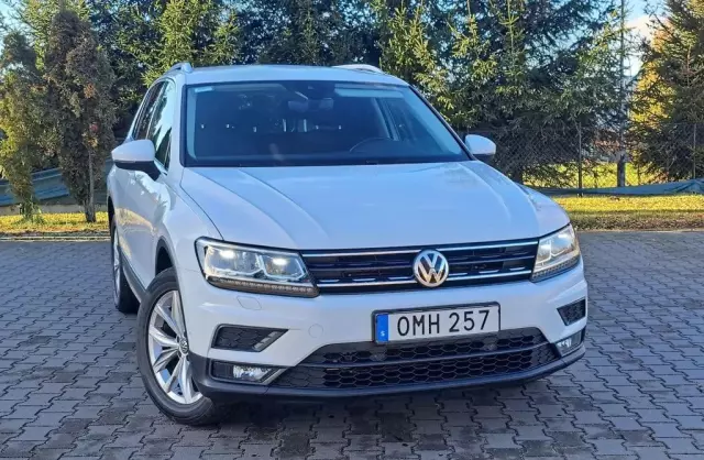 VOLKSWAGEN Tiguan 
