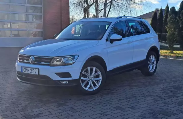 VOLKSWAGEN Tiguan 