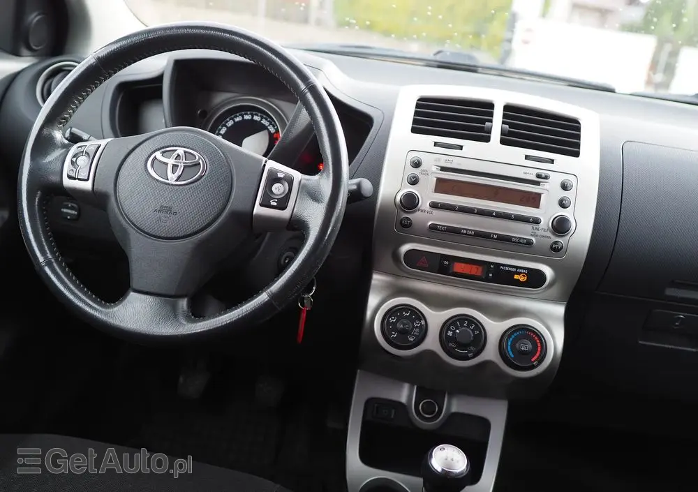 TOYOTA Urban Cruiser 