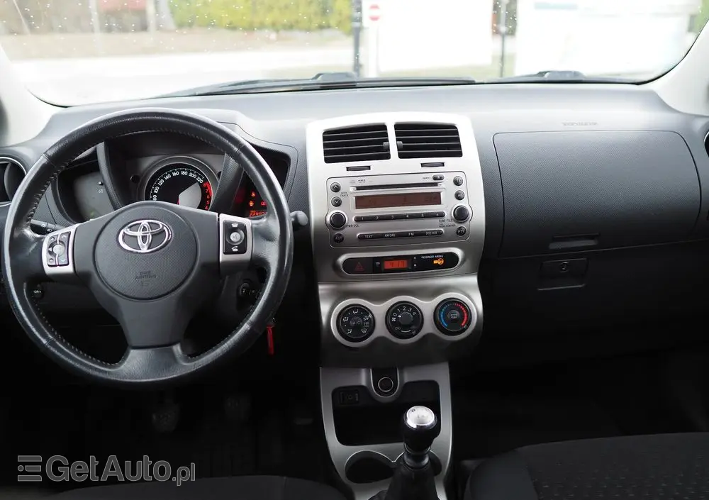 TOYOTA Urban Cruiser 