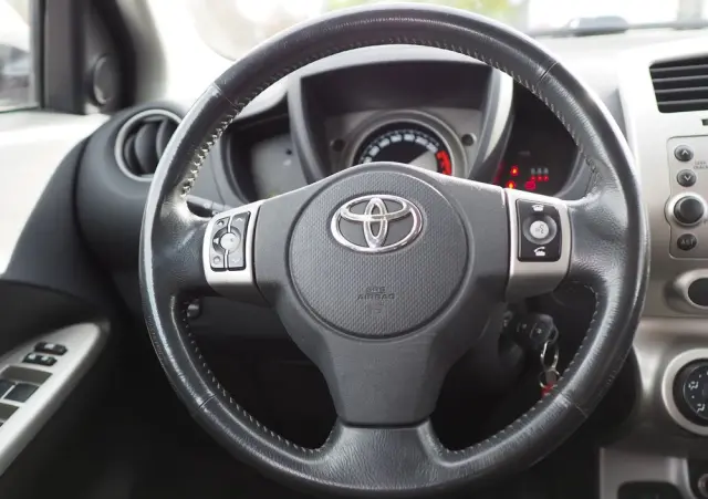 TOYOTA Urban Cruiser 