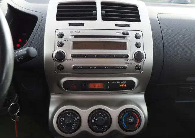 TOYOTA Urban Cruiser 