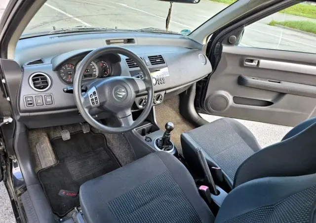 SUZUKI Swift 1.3 Comfort