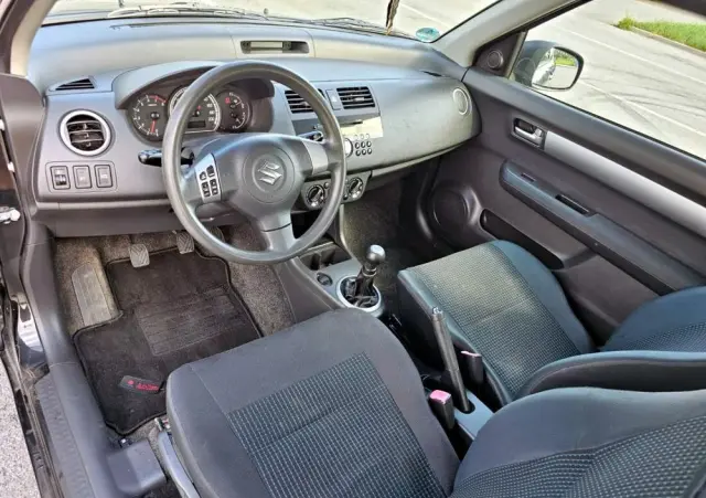 SUZUKI Swift 1.3 Comfort
