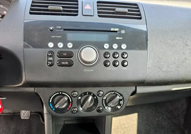 SUZUKI Swift 1.3 Comfort