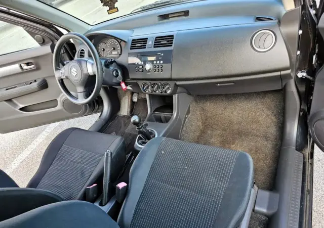 SUZUKI Swift 1.3 Comfort
