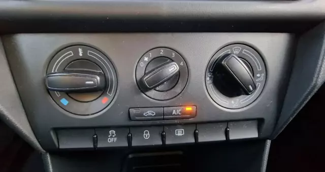 SKODA RAPID Spb 1.2 TSI Elegance Max