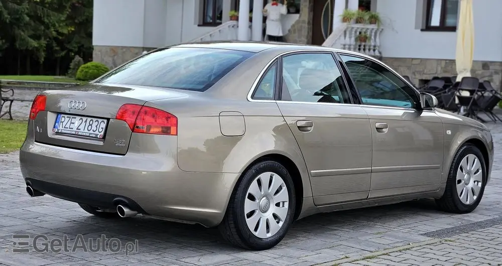 AUDI A4 1.8 T quattro