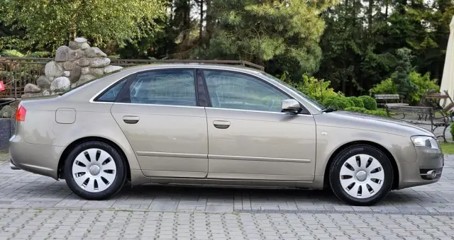 AUDI A4 1.8 T quattro