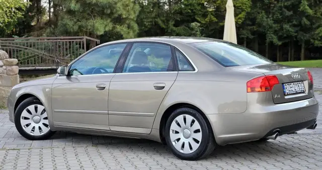 AUDI A4 1.8 T quattro