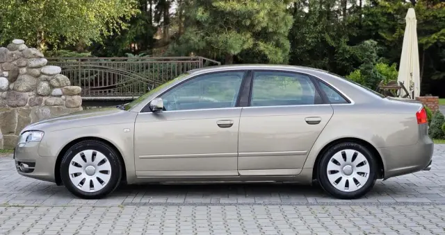 AUDI A4 1.8 T quattro