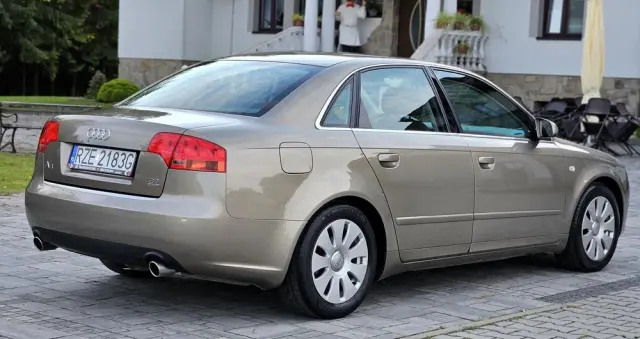 AUDI A4 1.8 T quattro