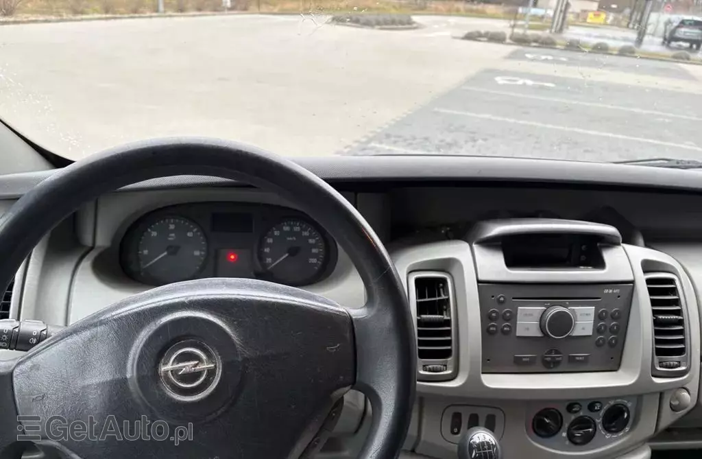 OPEL Vivaro 