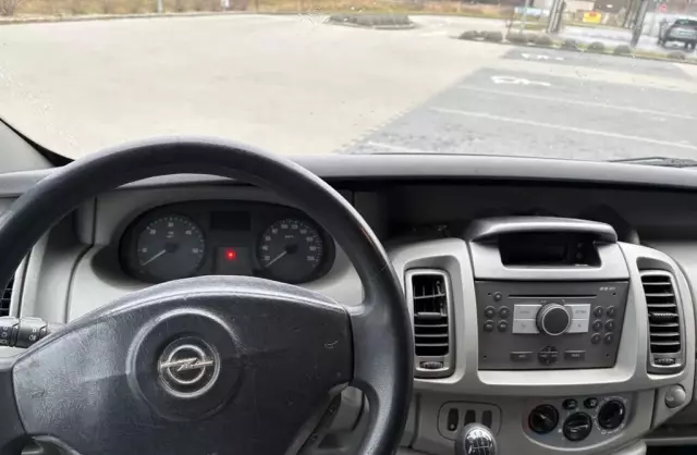 OPEL Vivaro 