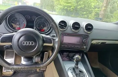 AUDI TT 