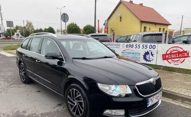 SKODA Superb 