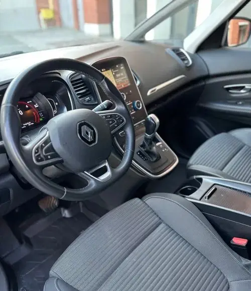RENAULT Grand Scenic 