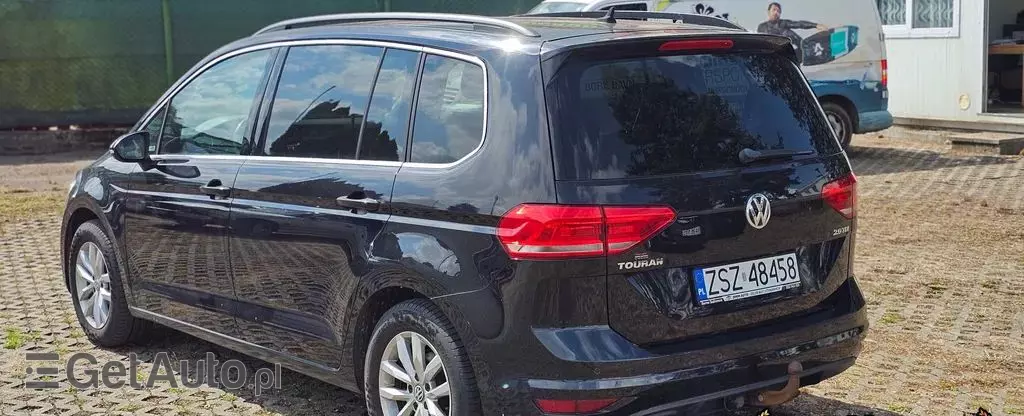 VOLKSWAGEN Touran 