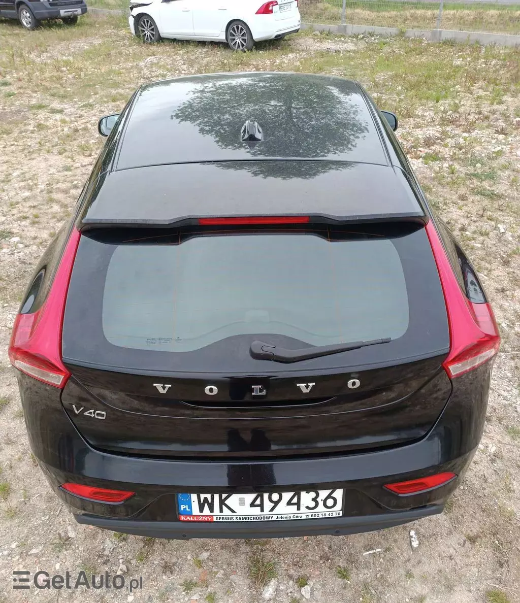 VOLVO V40 