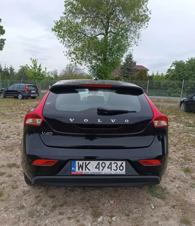 VOLVO V40 