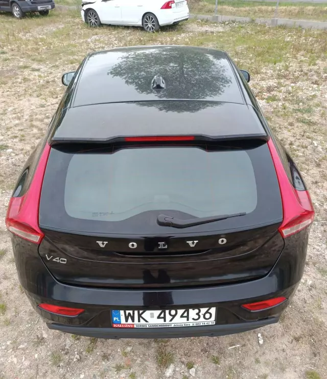 VOLVO V40 