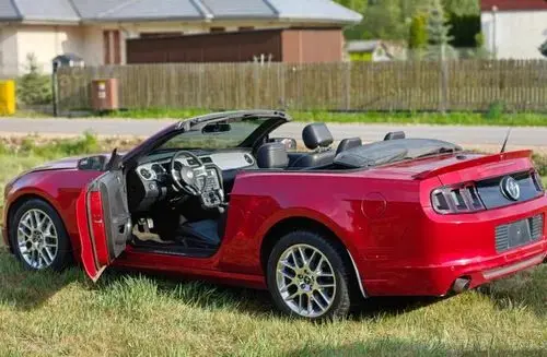 FORD Mustang 