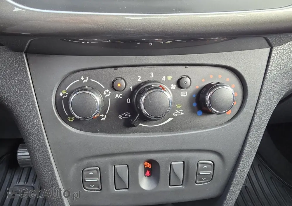 DACIA Logan 1.2 16V SL Celebration