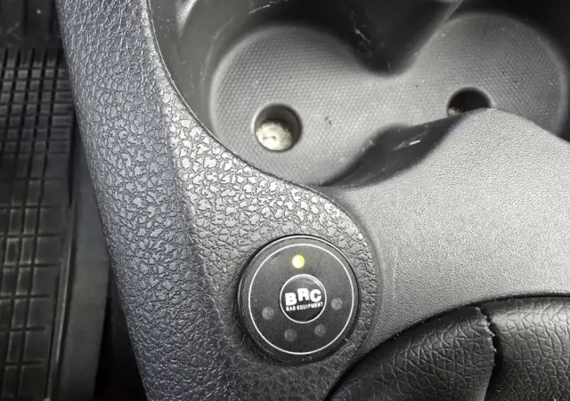 DACIA Logan 1.2 16V SL Celebration