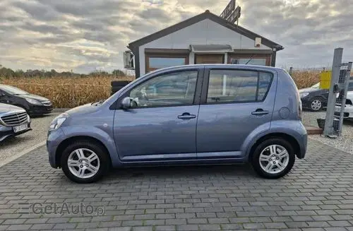 DAIHATSU Sirion 