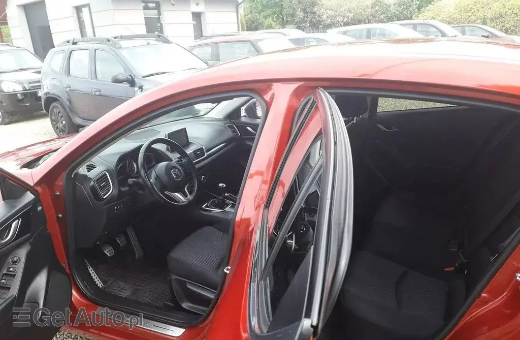 MAZDA 3 