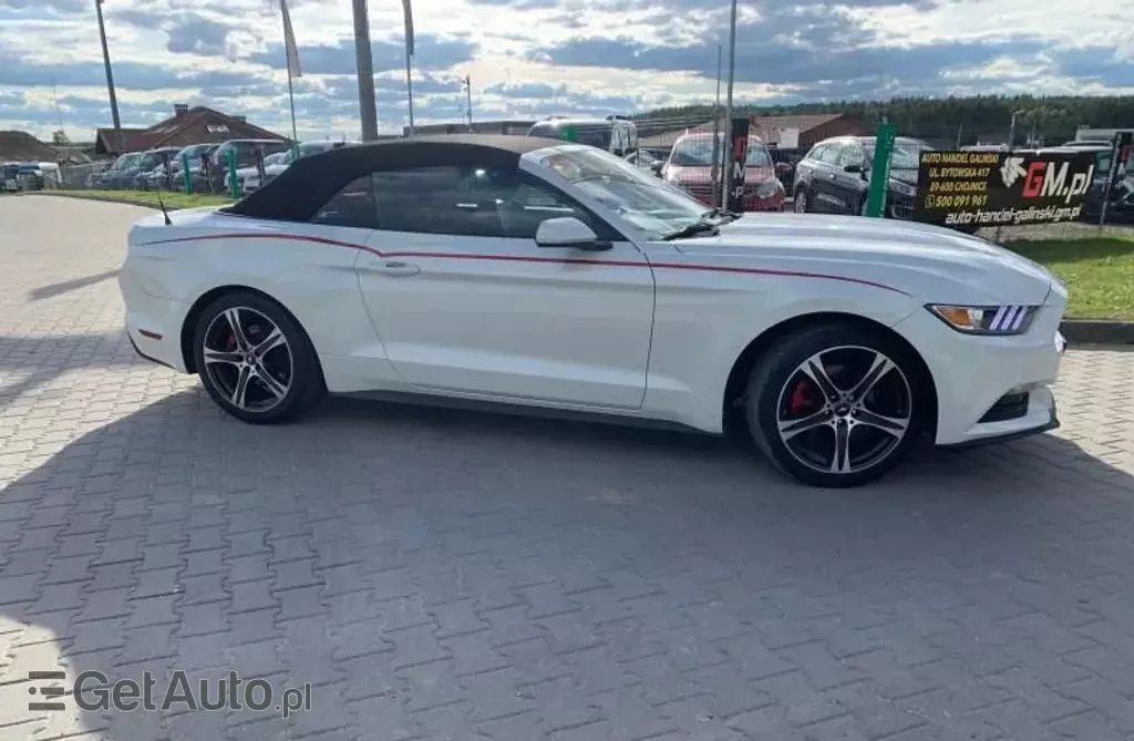 FORD Mustang 