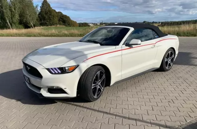 FORD Mustang 