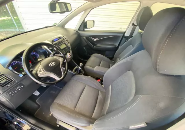 HYUNDAI Ix20 1.6 Comfort blue