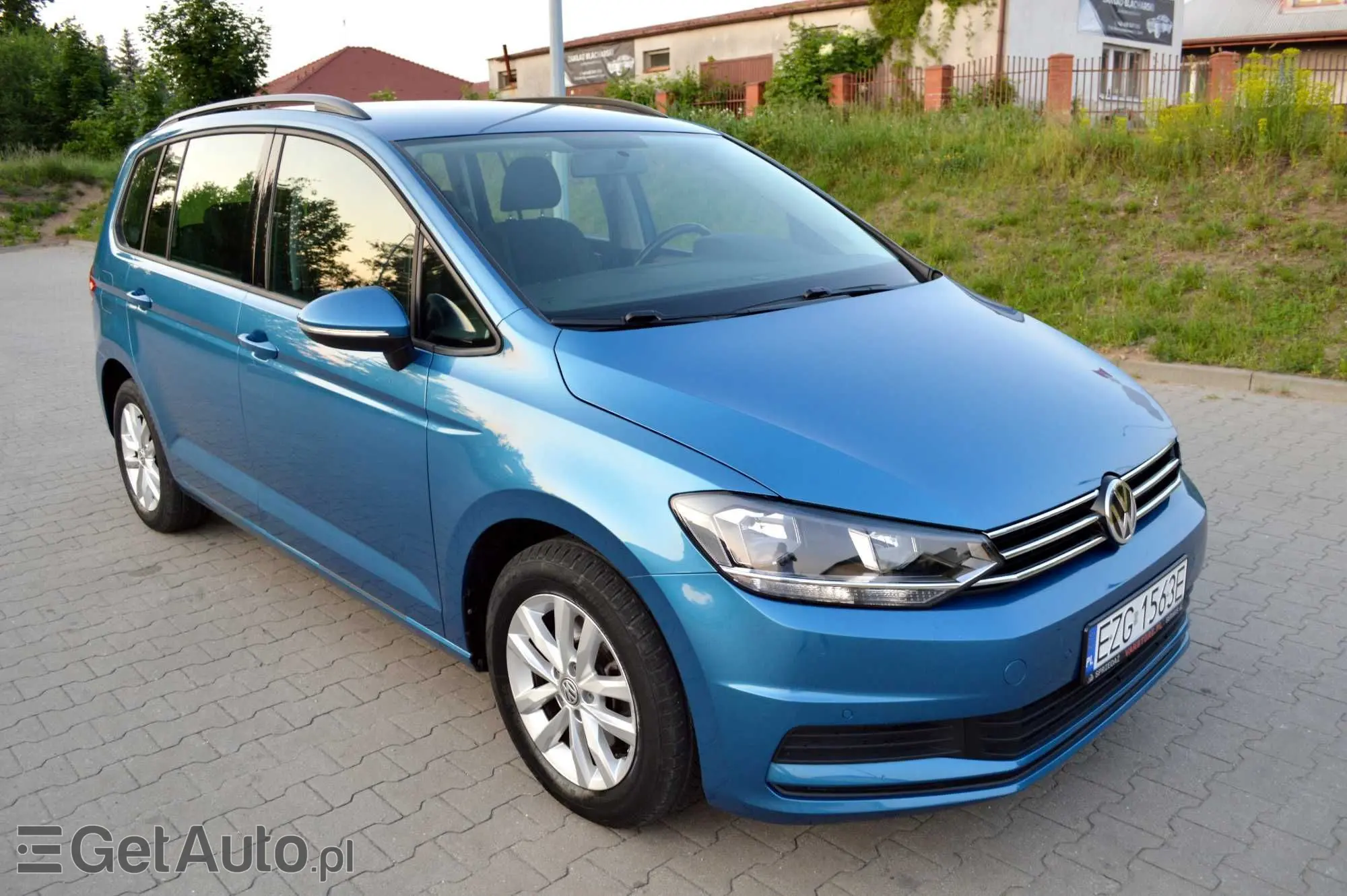 VOLKSWAGEN Touran 