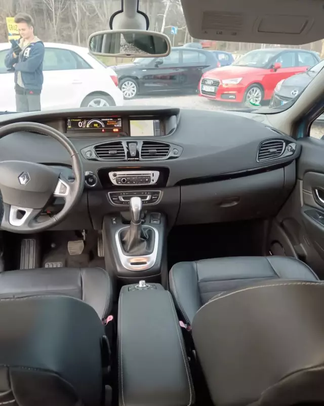 RENAULT Grand Scenic DCi 110 EDC Bose Edition