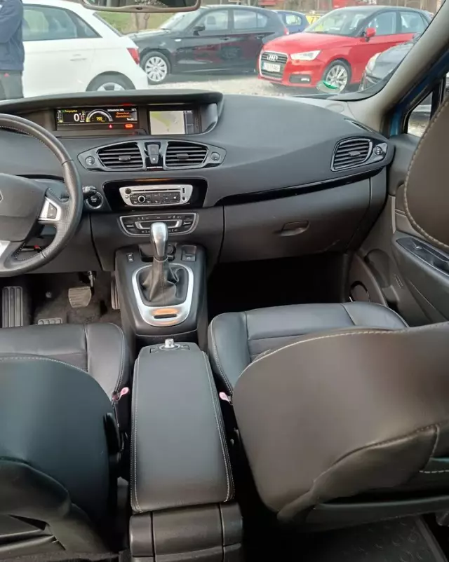 RENAULT Grand Scenic DCi 110 EDC Bose Edition