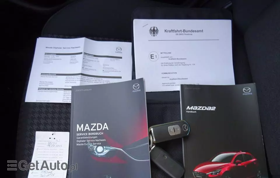 MAZDA 2 