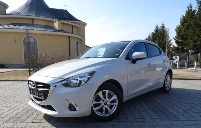 MAZDA 2 