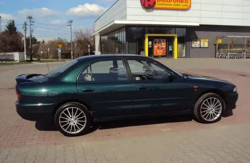 MITSUBISHI Galant 