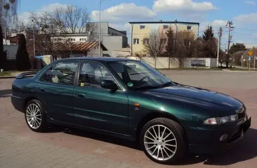MITSUBISHI Galant 
