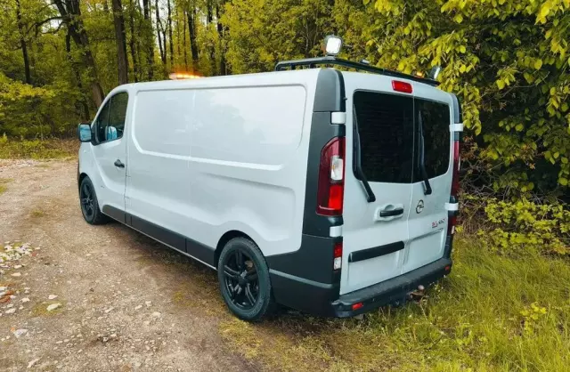 OPEL Vivaro 