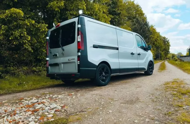 OPEL Vivaro 