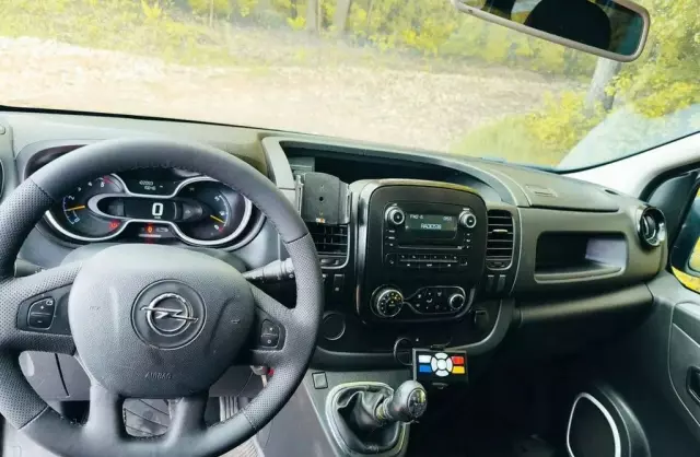 OPEL Vivaro 