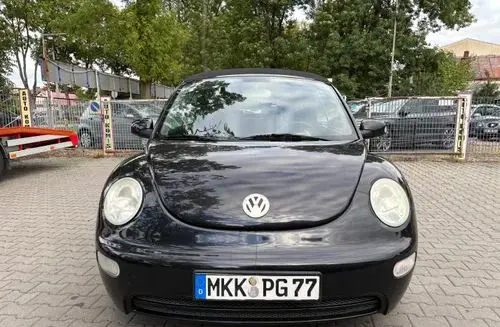 VOLKSWAGEN New Beetle 