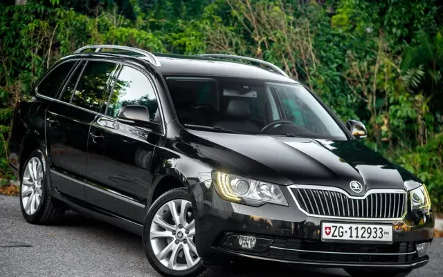 SKODA Superb 1.8 TSI 4x4 Platinum