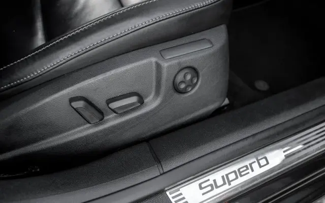 SKODA Superb 1.8 TSI 4x4 Platinum