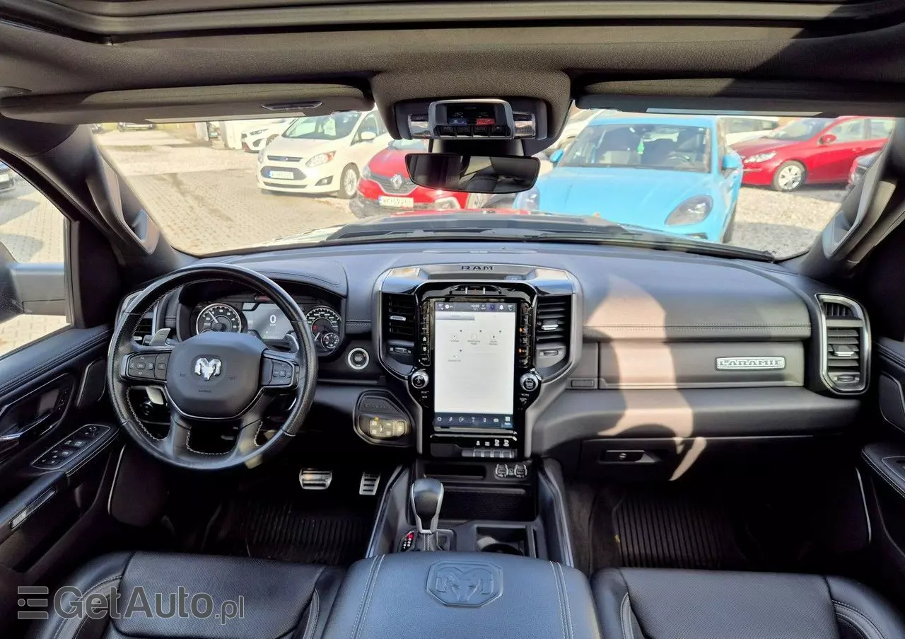 RAM 1500 Crew Cab Laramie