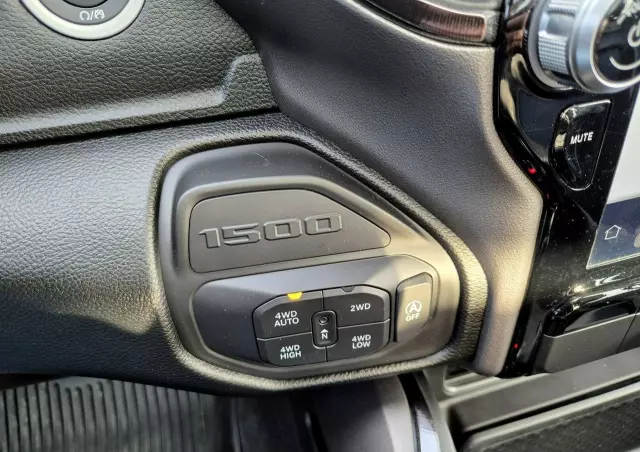 RAM 1500 Crew Cab Laramie